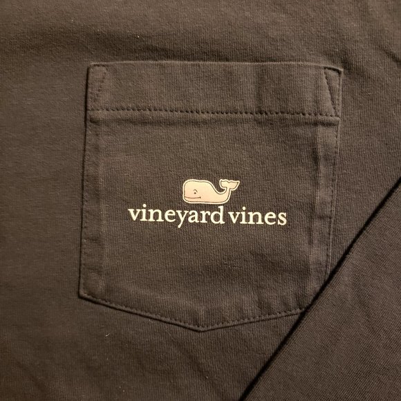 EUC Men's Vineyard Vines long sleeve whale pocket-shirt - Picture 4 of 9